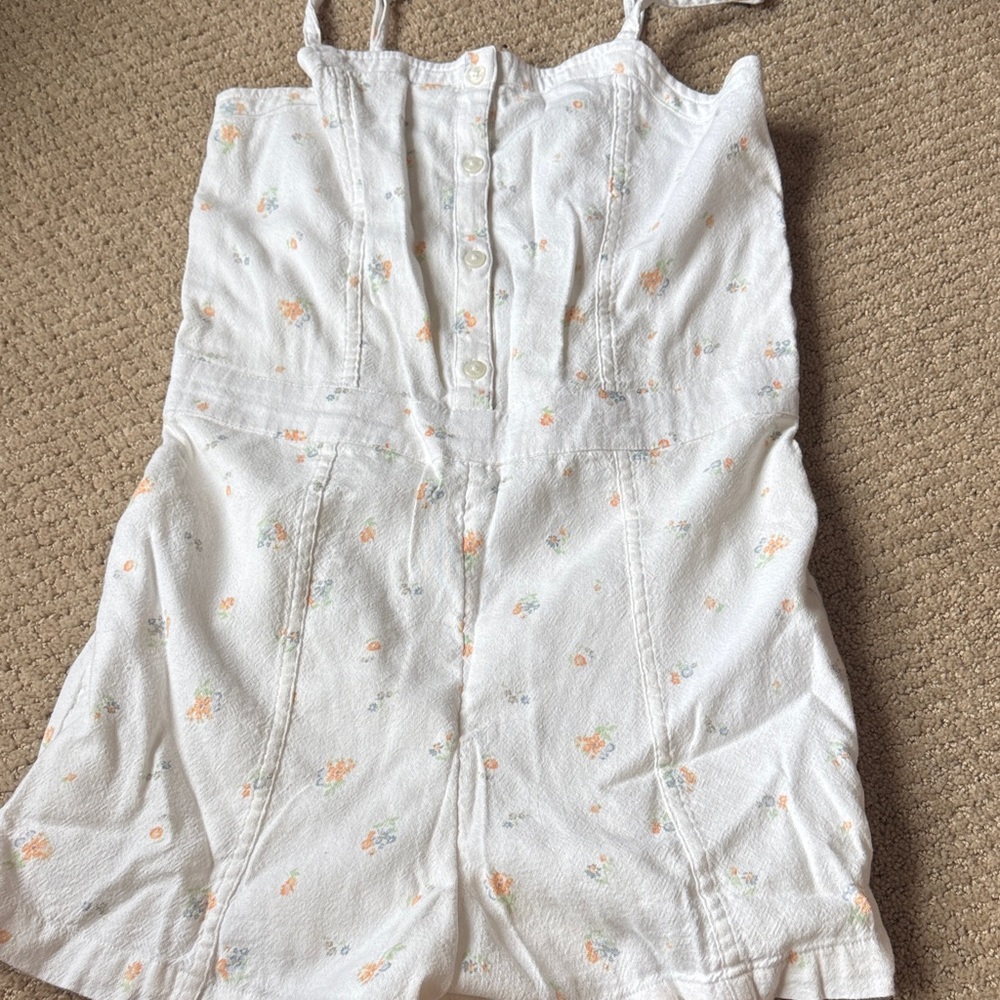 Abercrombie Kids White Floral Button-Up Top